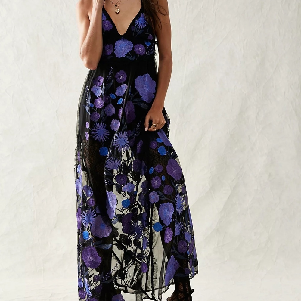 searching for : For Love & Lemons Kaylee Maxi Dress